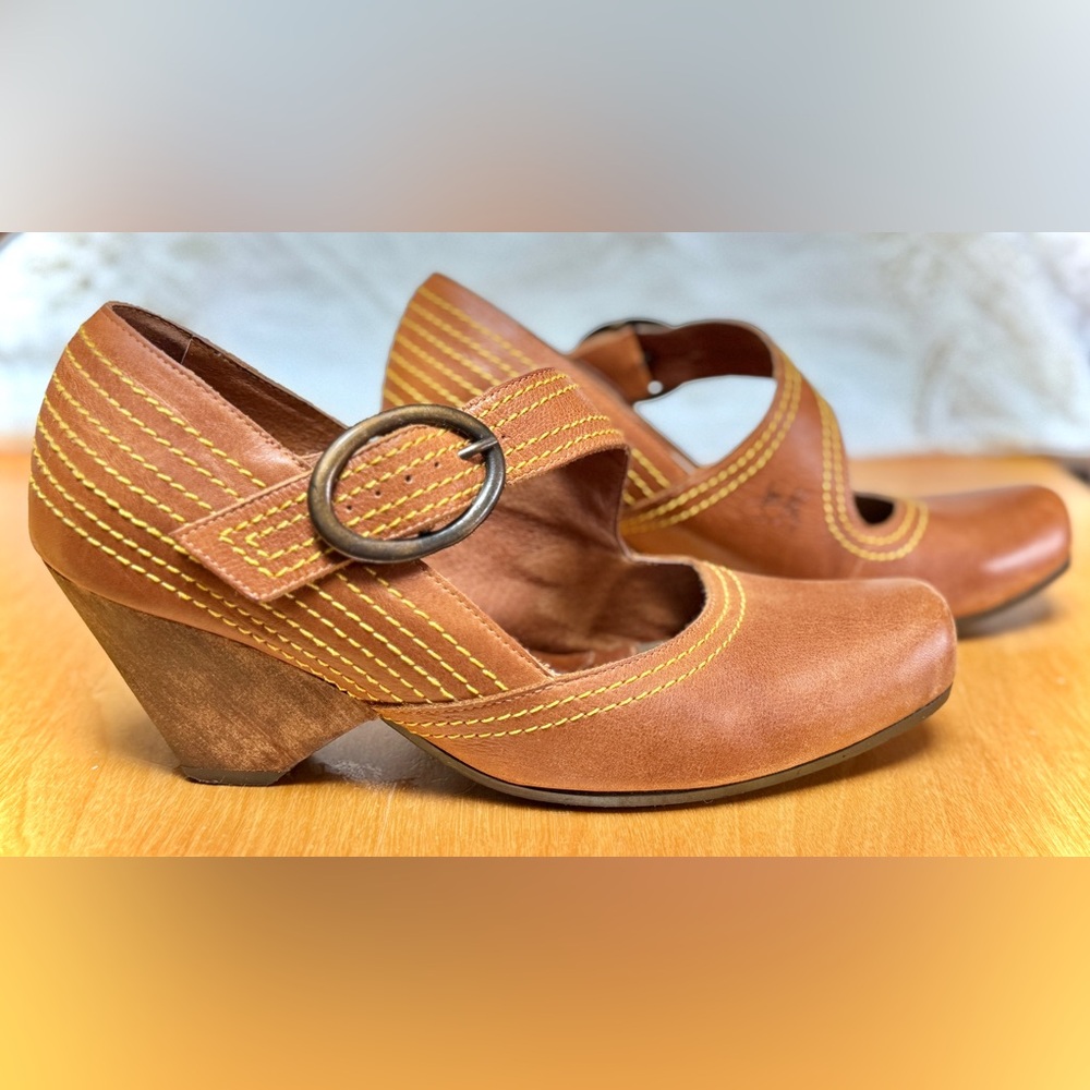 John Fluevog Getups EUREKA Mary Jane Heels with Buckle Size 7.5 RARE